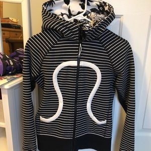 Rare Lululemon Scuba size 6